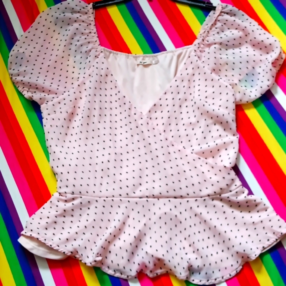Cute pink blouse wit black dots xl